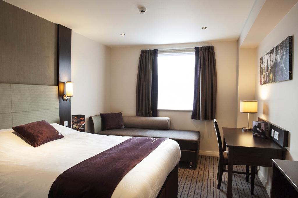 Premier Inn London Elstree / Borehamwood Ruang foto
