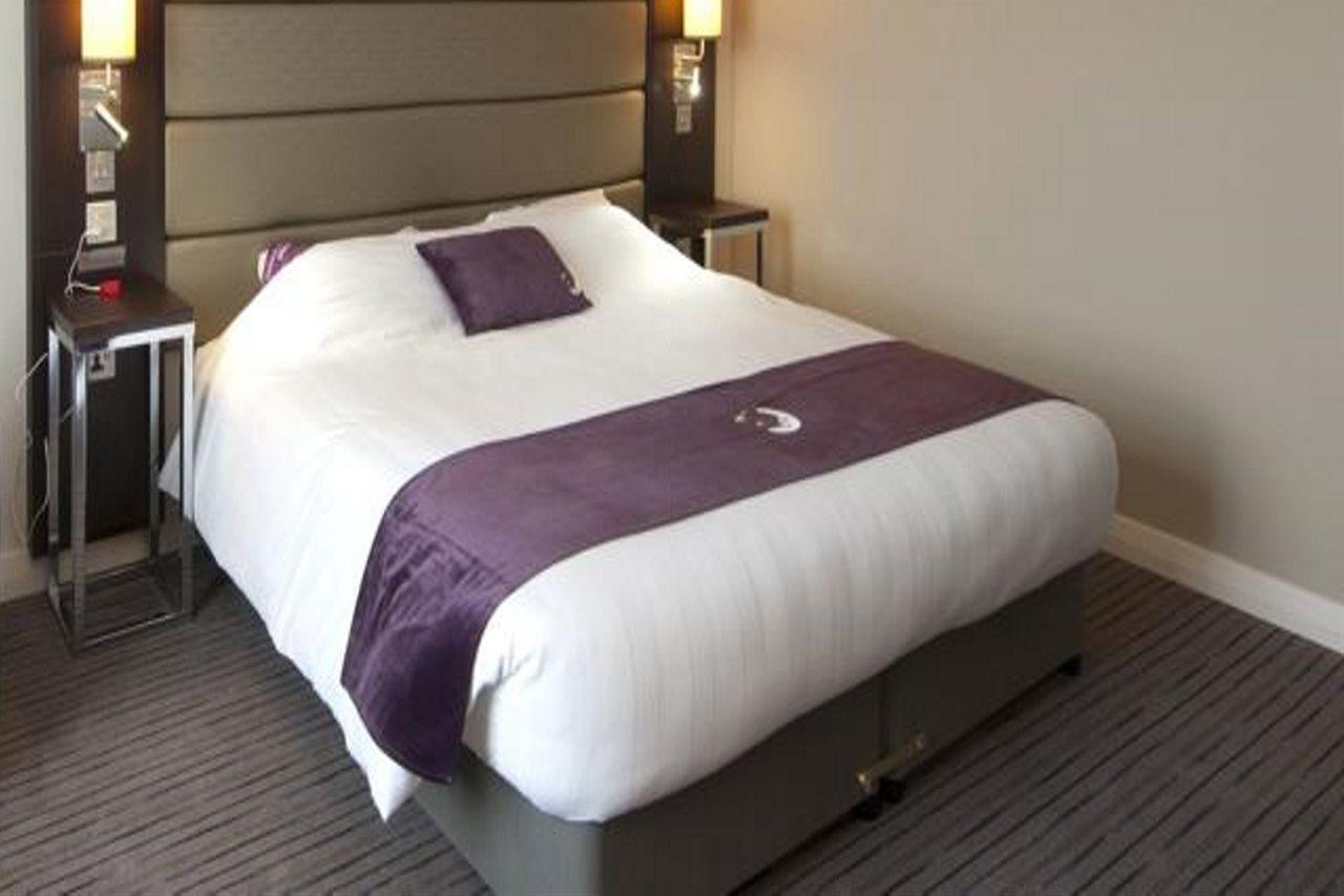 Premier Inn London Elstree / Borehamwood Bagian luar foto