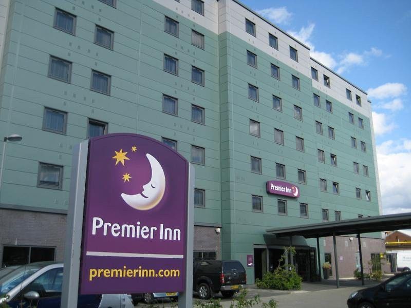 Premier Inn London Elstree / Borehamwood Bagian luar foto