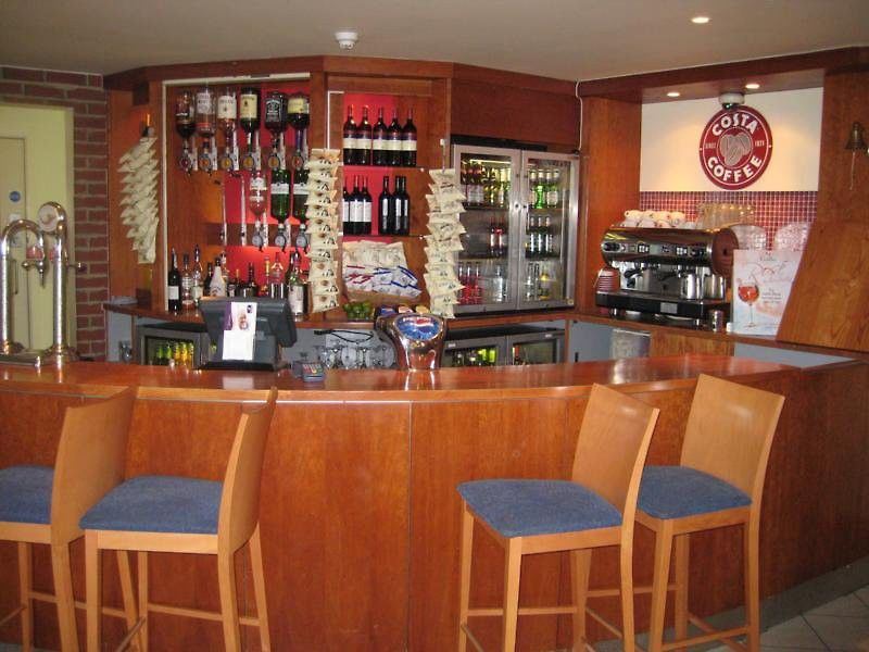 Premier Inn London Elstree / Borehamwood Bagian luar foto